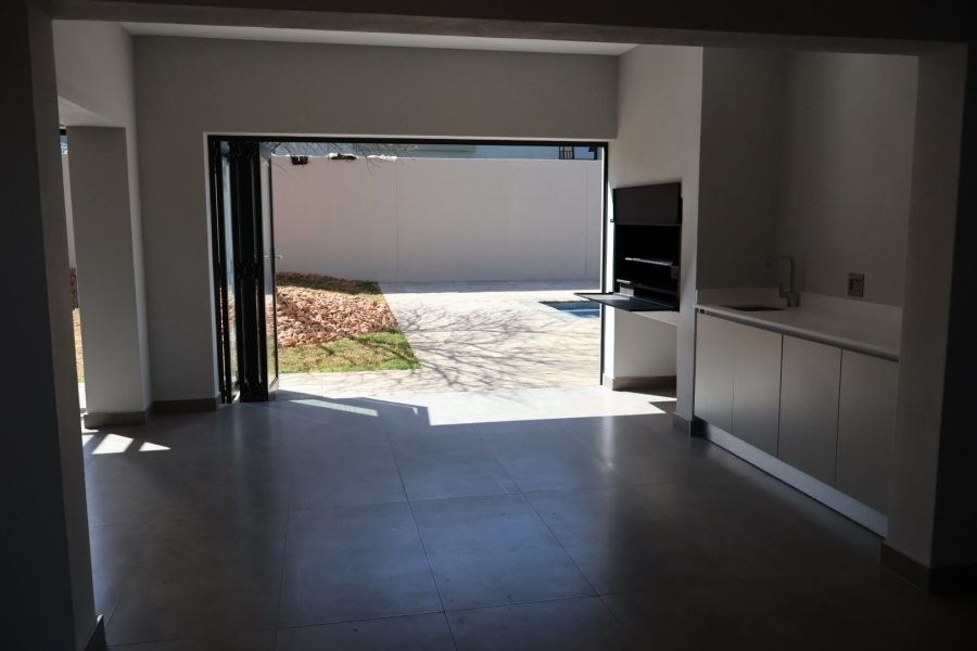 5 Bedroom Property for Sale in Kosmos North West